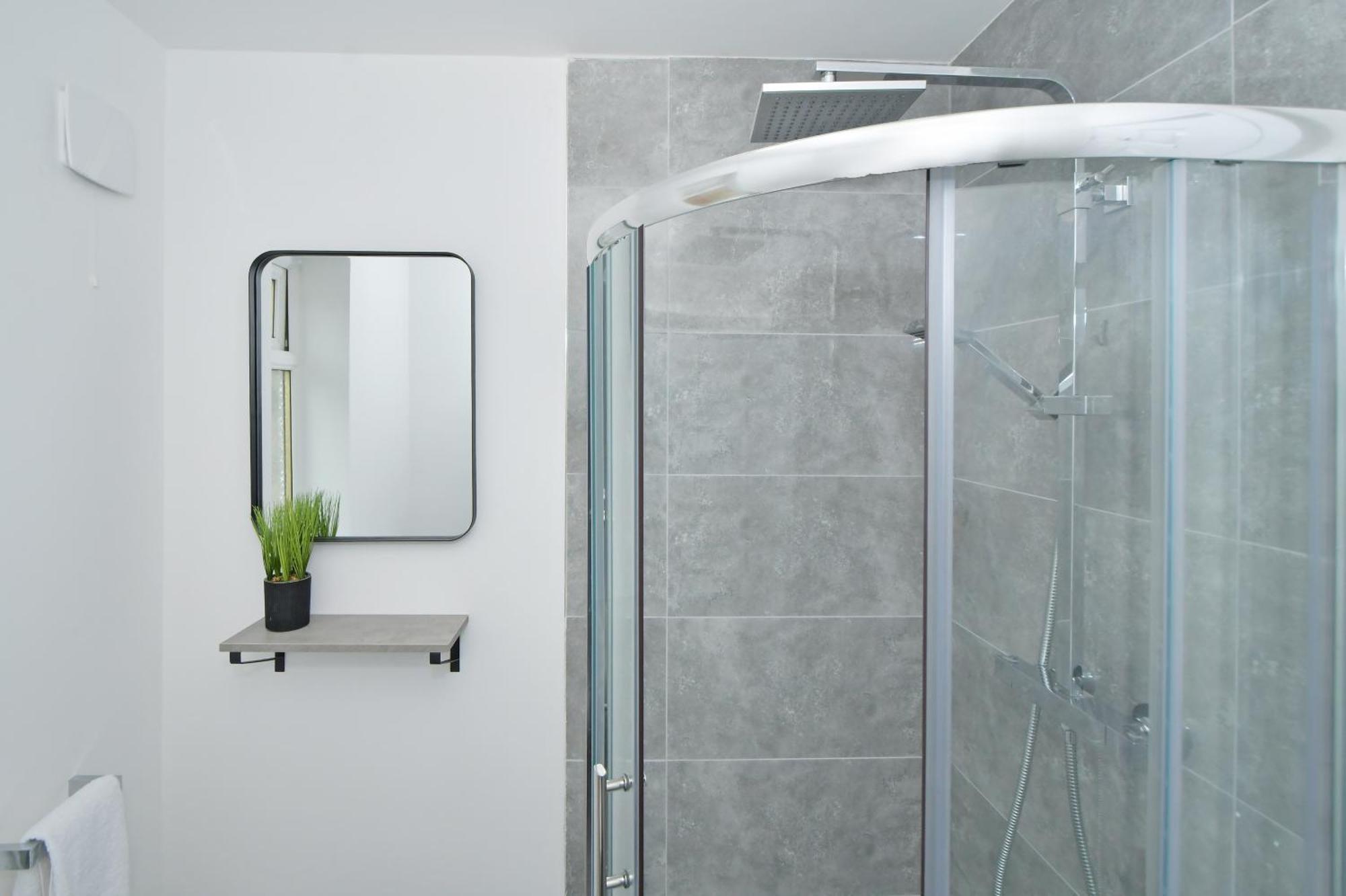 Sapphire Apartments By Yourstays - Luxury 2 Bedroom Apartments In Crewe Buitenkant foto