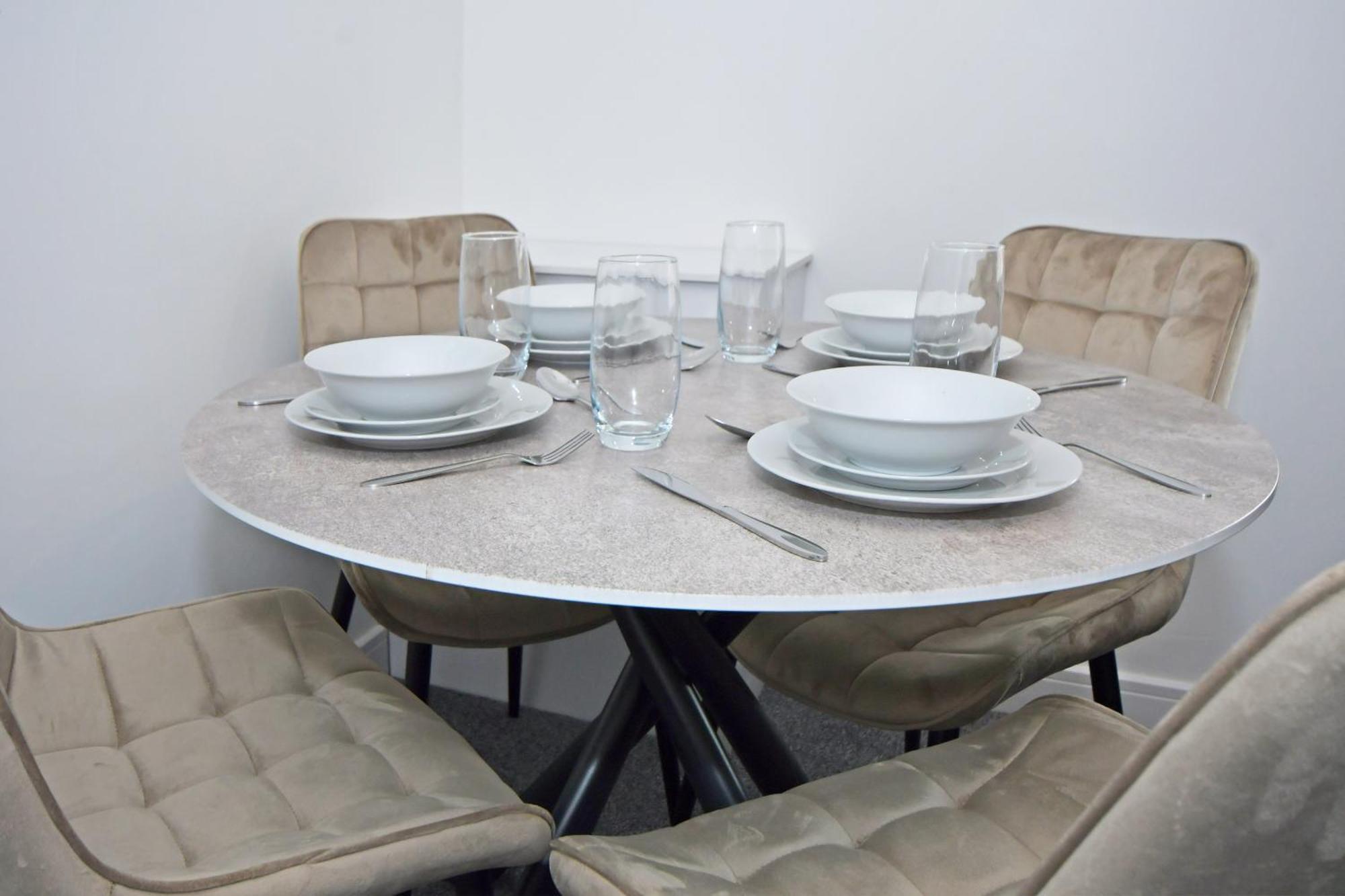 Sapphire Apartments By Yourstays - Luxury 2 Bedroom Apartments In Crewe Buitenkant foto