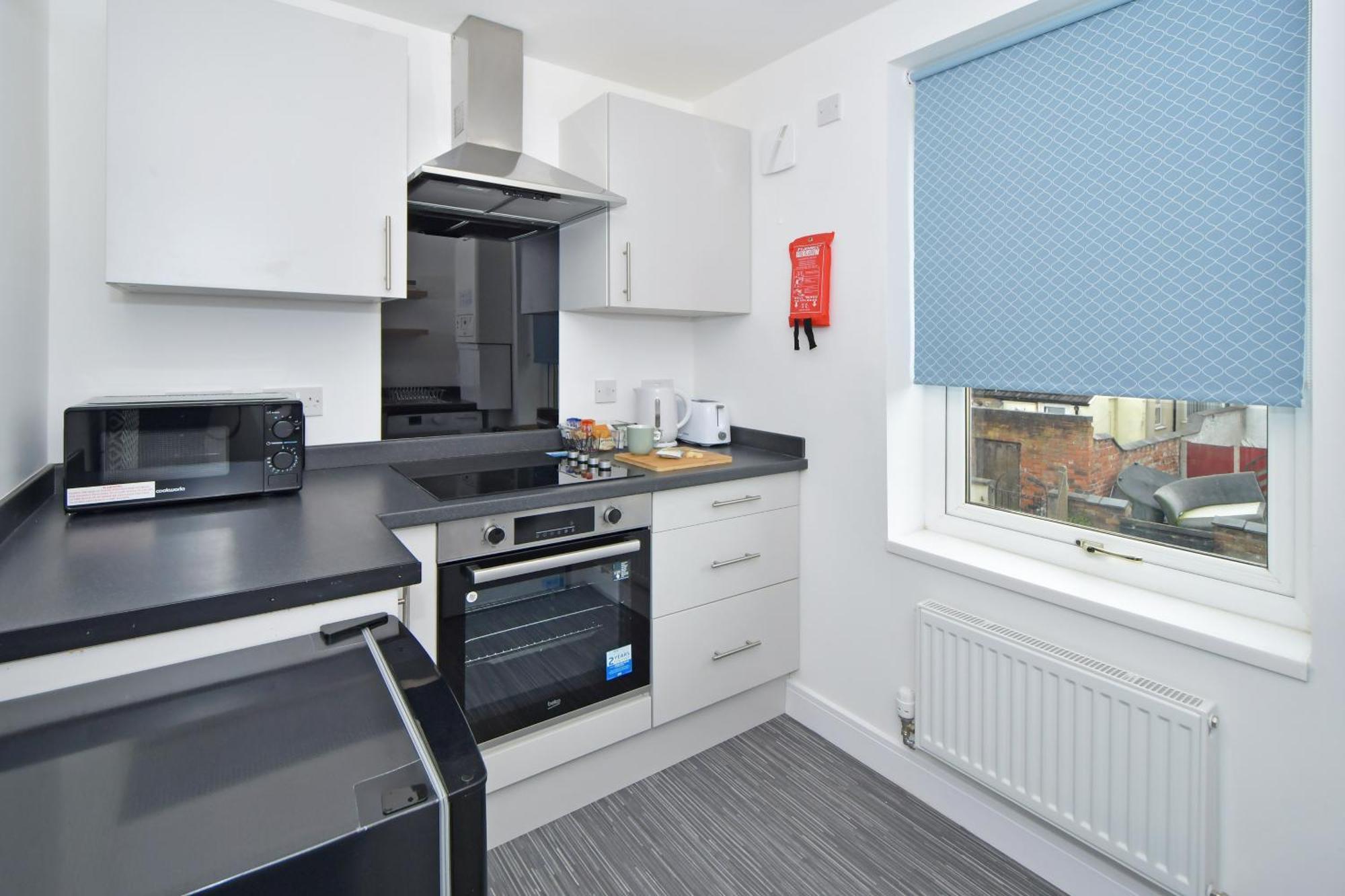 Sapphire Apartments By Yourstays - Luxury 2 Bedroom Apartments In Crewe Buitenkant foto