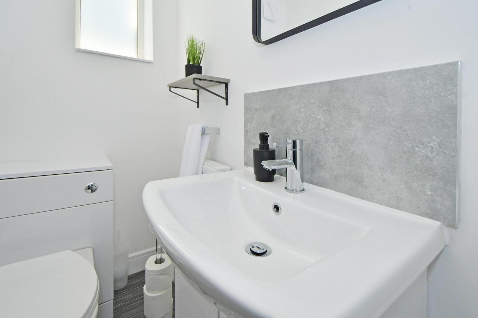 Sapphire Apartments By Yourstays - Luxury 2 Bedroom Apartments In Crewe Buitenkant foto