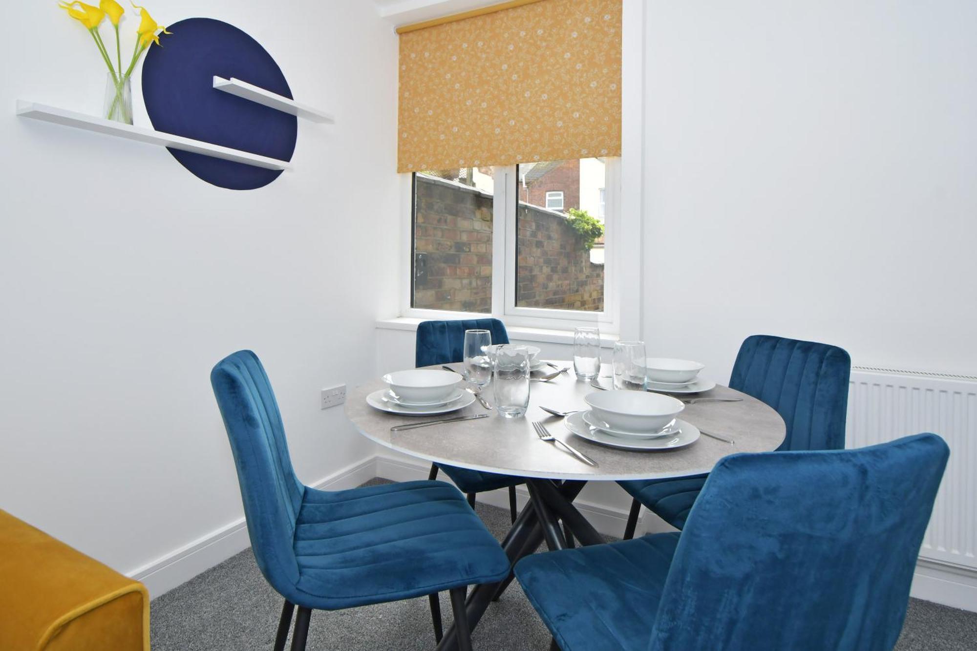 Sapphire Apartments By Yourstays - Luxury 2 Bedroom Apartments In Crewe Buitenkant foto