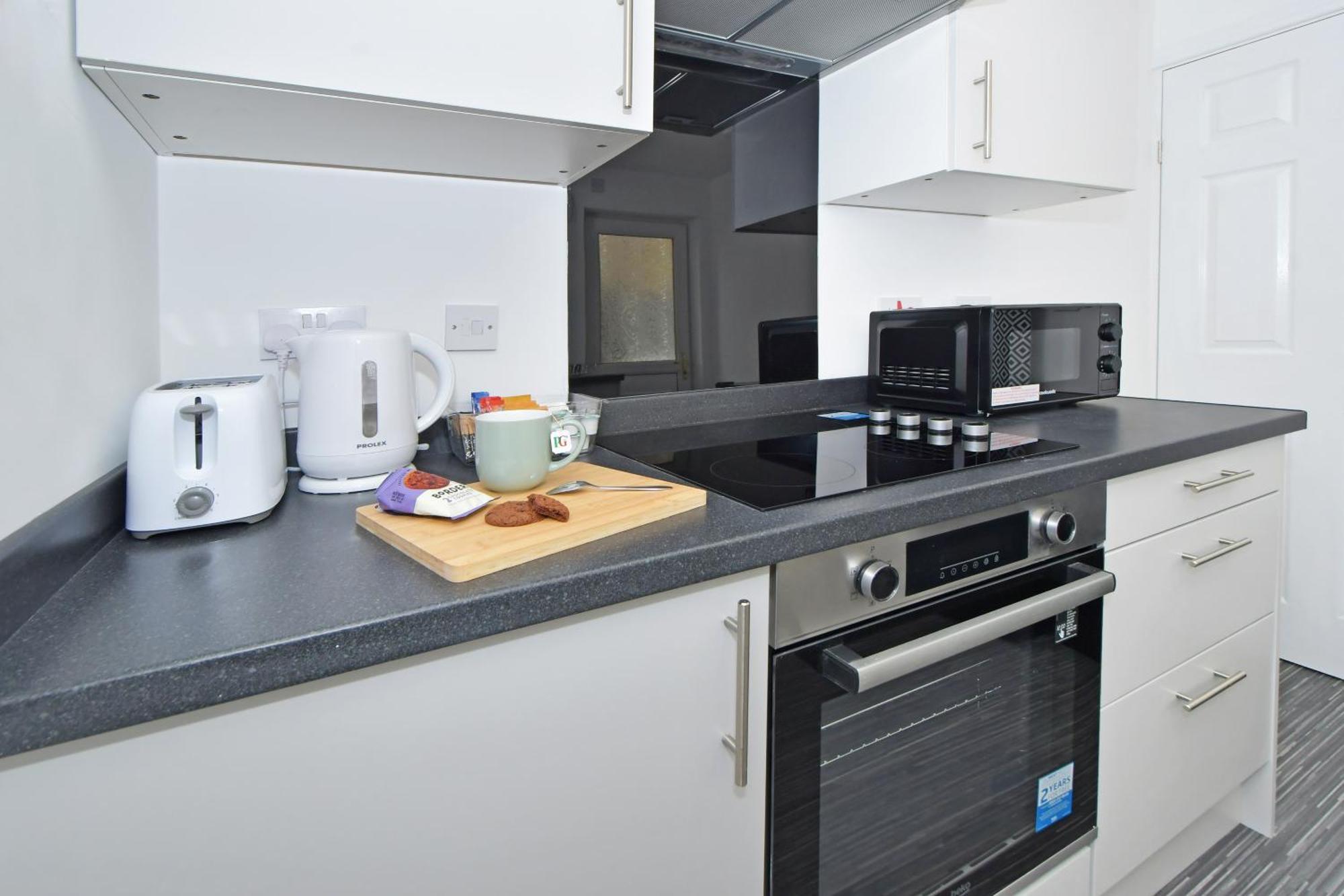 Sapphire Apartments By Yourstays - Luxury 2 Bedroom Apartments In Crewe Buitenkant foto