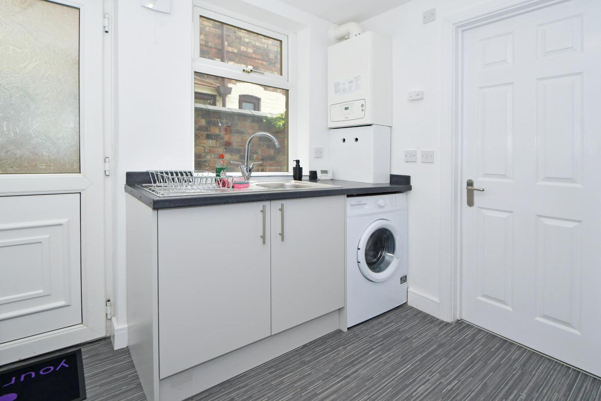 Sapphire Apartments By Yourstays - Luxury 2 Bedroom Apartments In Crewe Buitenkant foto