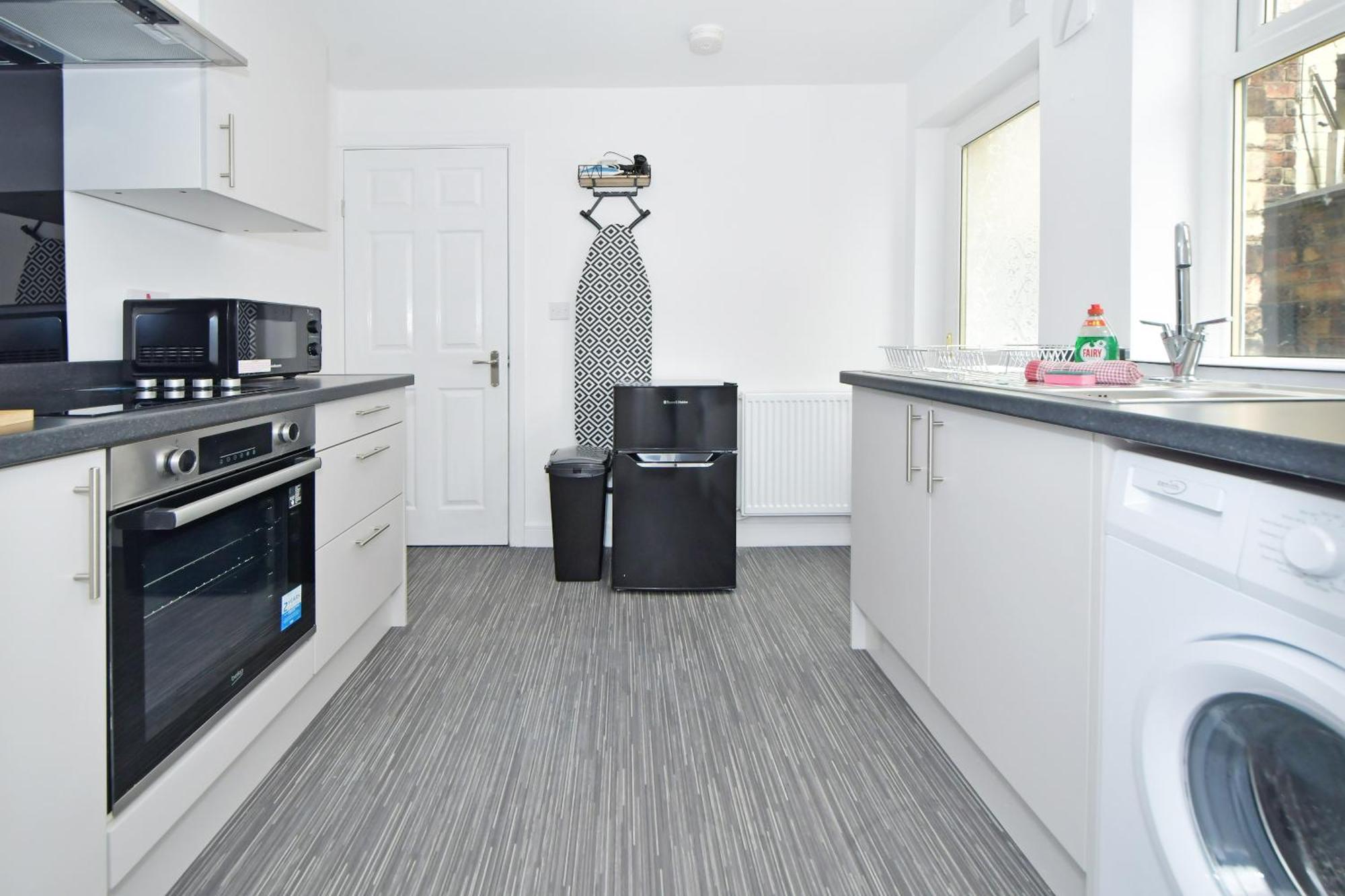 Sapphire Apartments By Yourstays - Luxury 2 Bedroom Apartments In Crewe Buitenkant foto