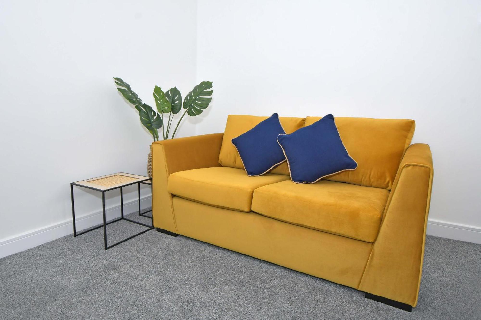 Sapphire Apartments By Yourstays - Luxury 2 Bedroom Apartments In Crewe Buitenkant foto