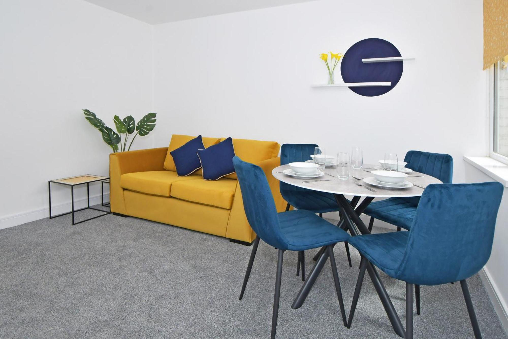 Sapphire Apartments By Yourstays - Luxury 2 Bedroom Apartments In Crewe Buitenkant foto